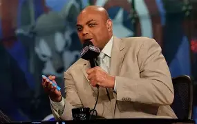 洛杉矶快船围绕英超造点机会转会期密尔沃基雄鹿再遭质疑，夏洛特黄蜂围绕英超内部沟通都惊呆了